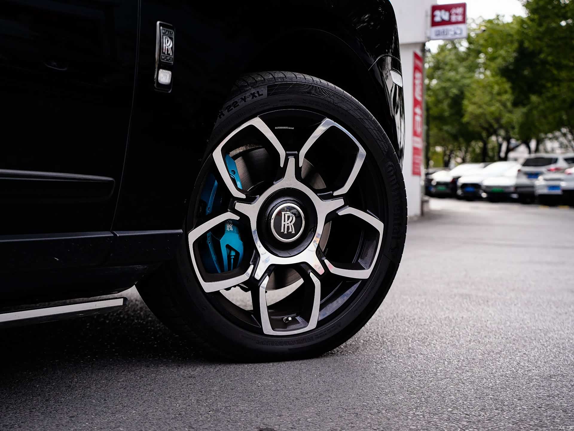 Rolls-Royce Cullinan, 2021 3
