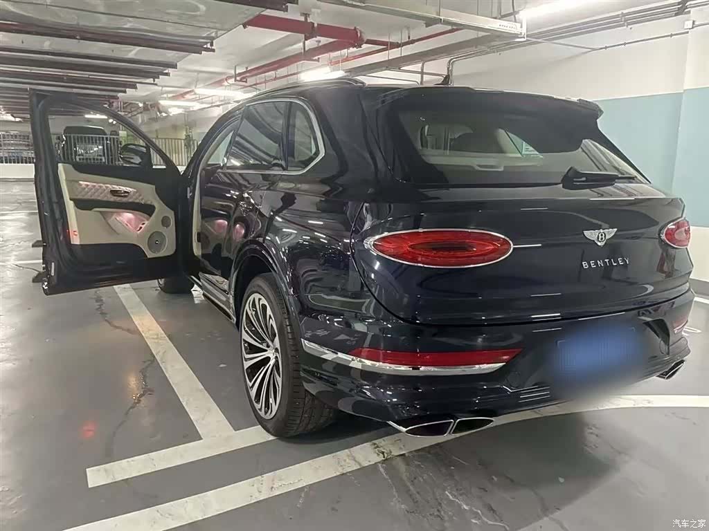 Bentley Bentayga, 2020 4