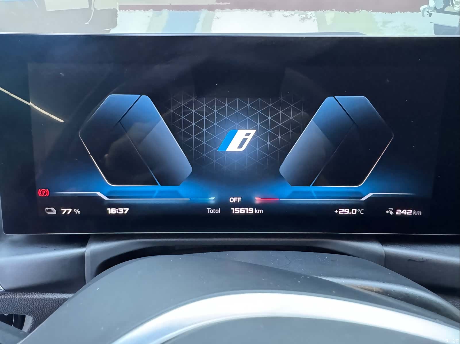 BMW i4, 2025 12