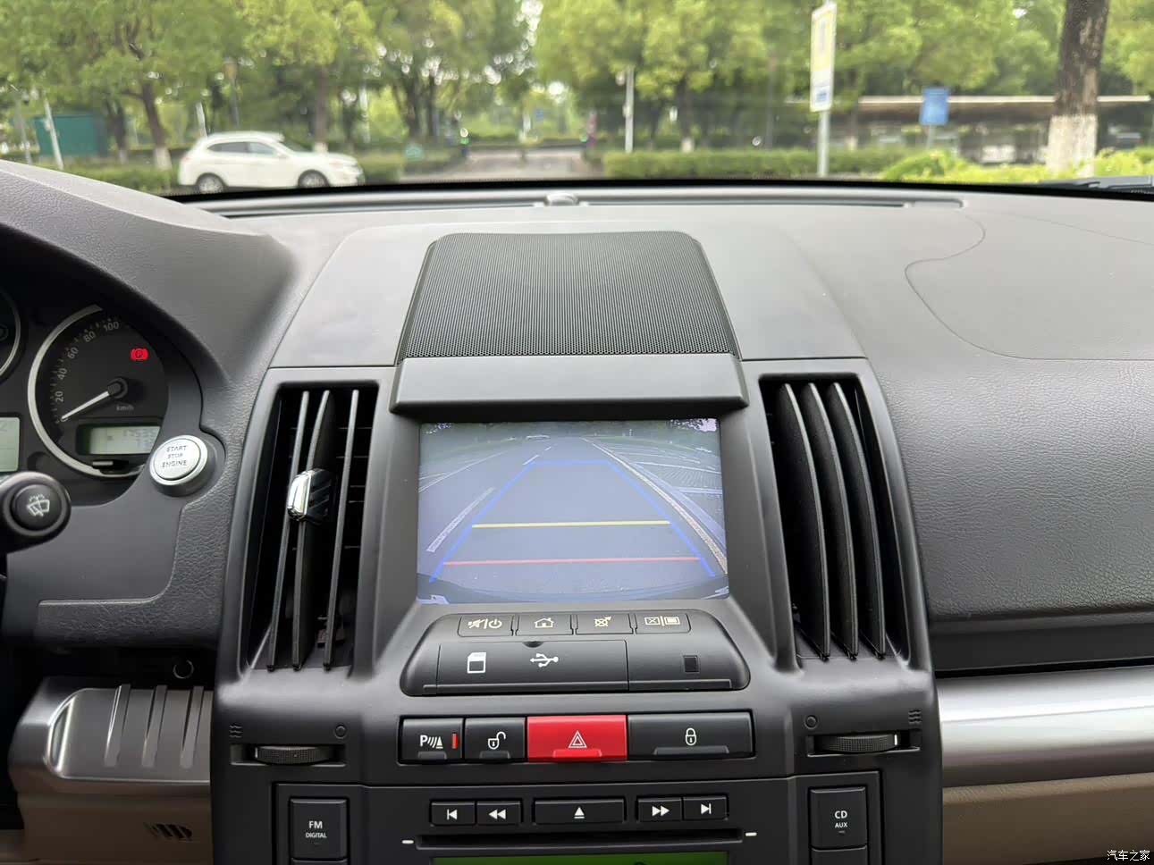 Land Rover i6, 2010 11