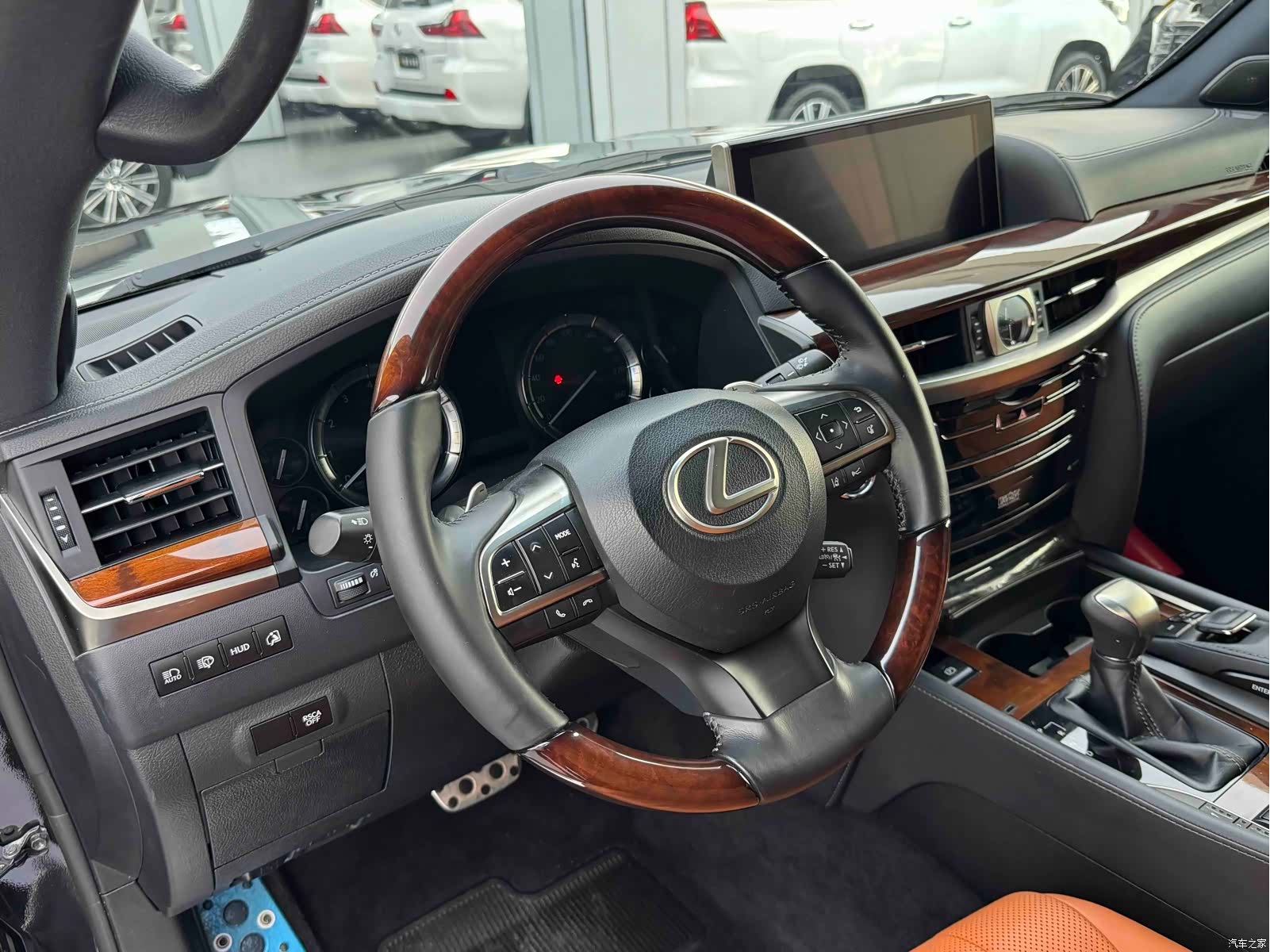 Lexus LX, 2019 6