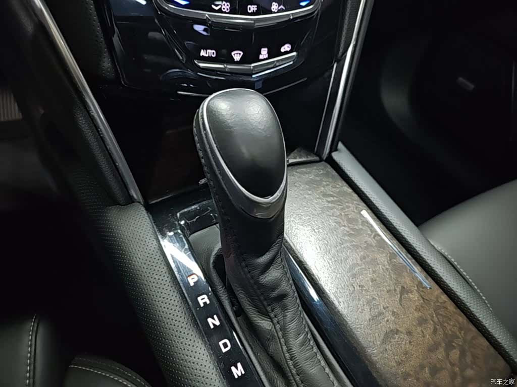 Cadillac XTS, 2019 14