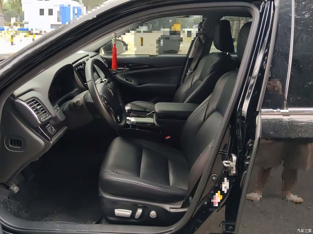 Toyota Crown, 2016 11