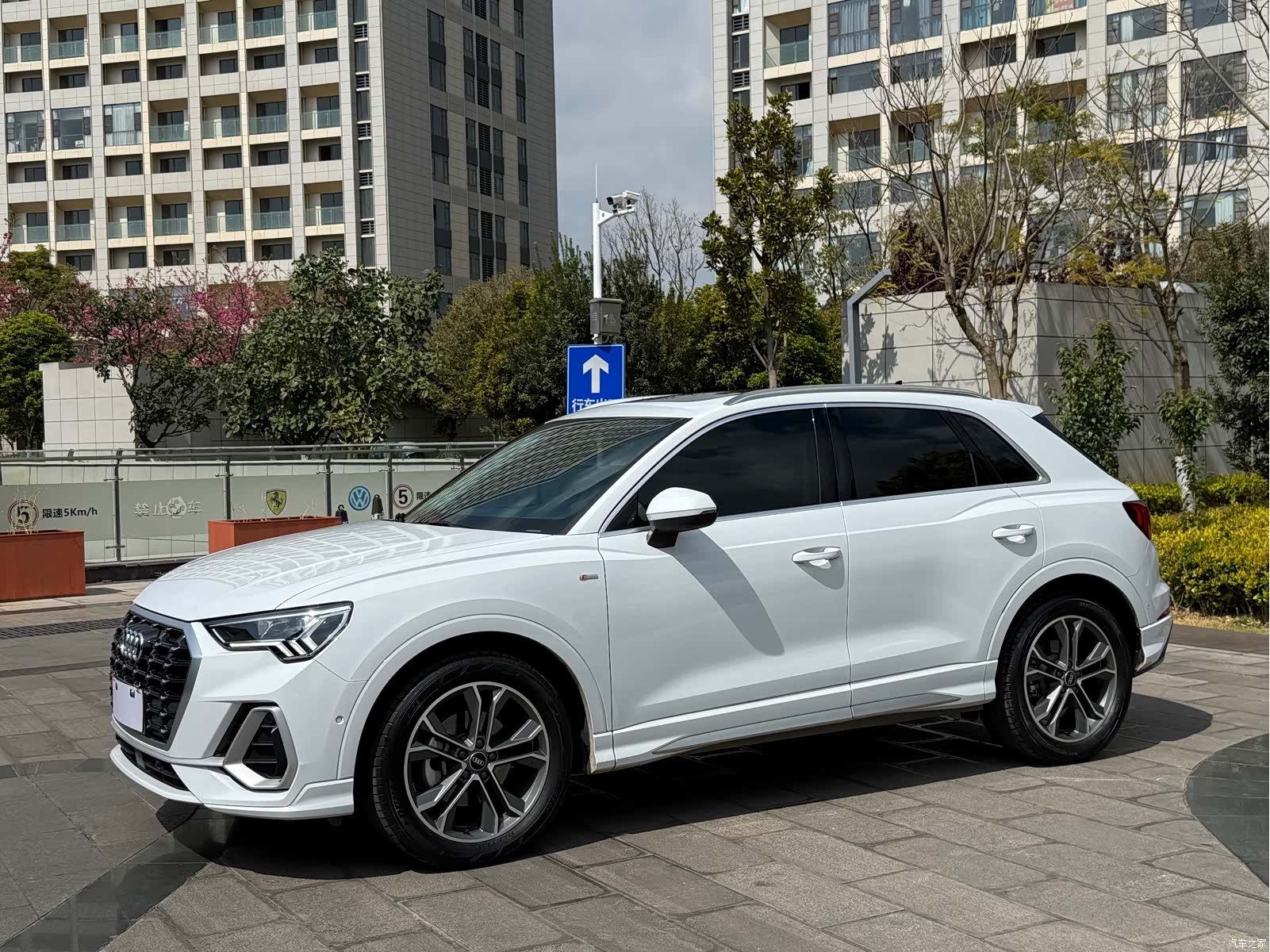 Audi Q3, 2022 1