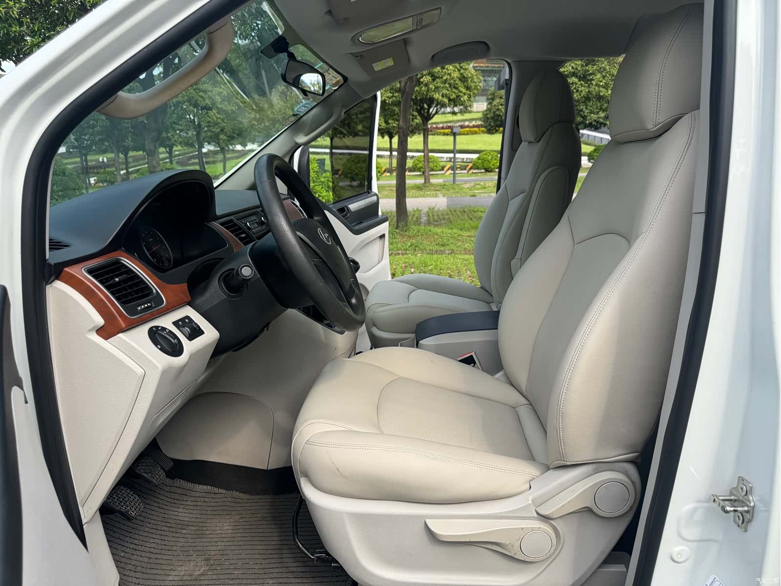 Maxus G10, 2015 9