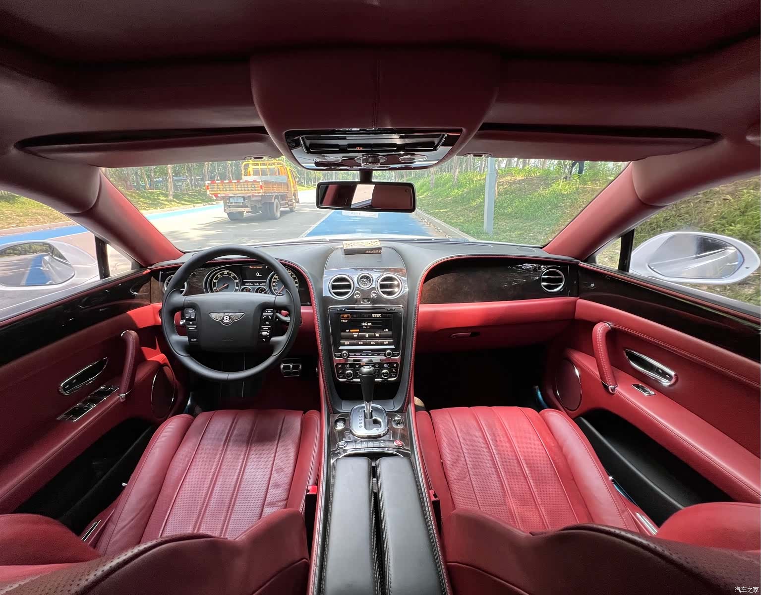 Bentley Flying Spur, 2014 12