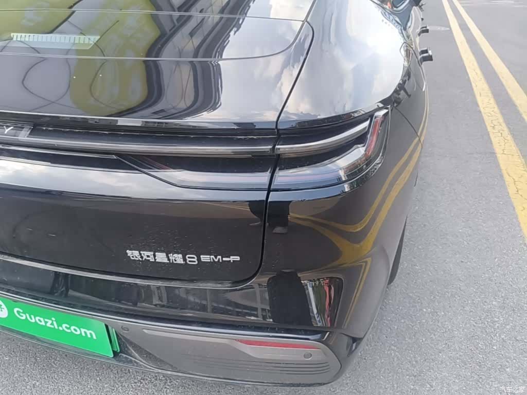 Geely 8, 2025 8