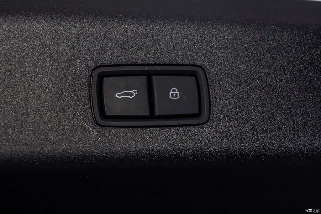 Li Auto i8, 2025 7
