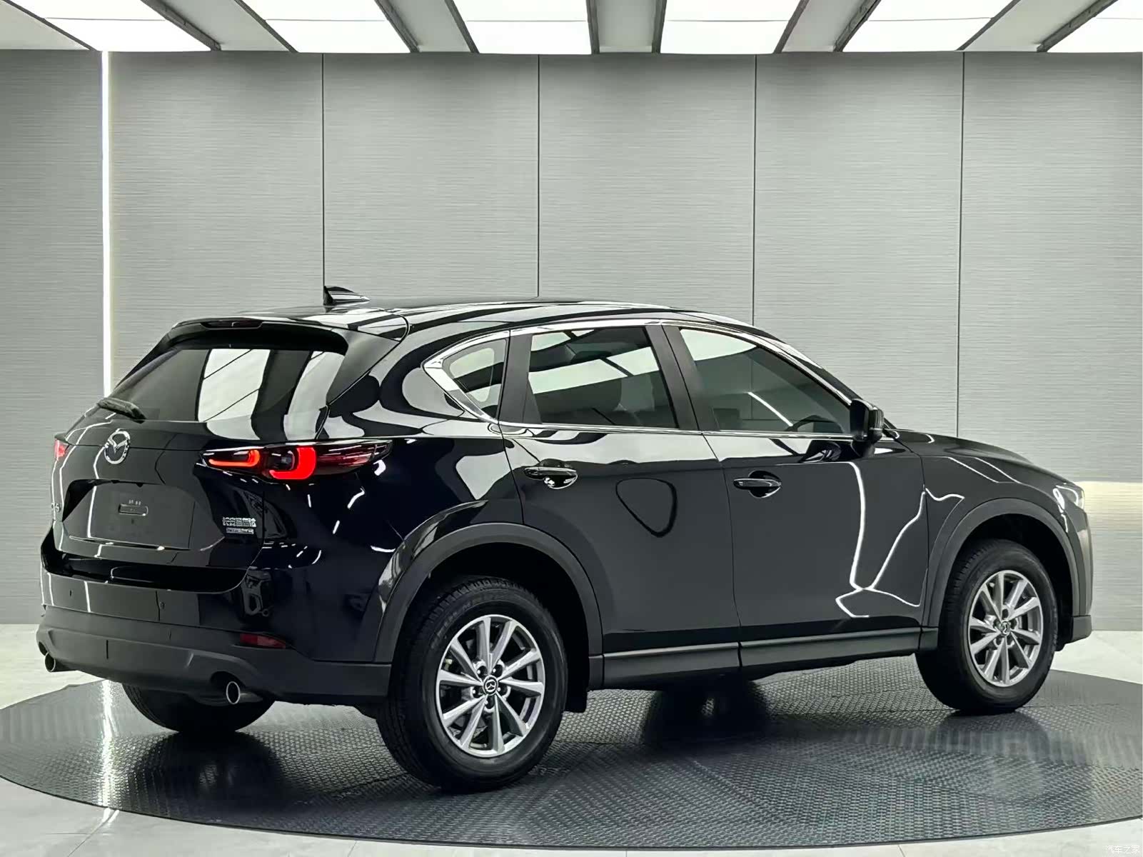 Mazda CX-5, 2023 все фото