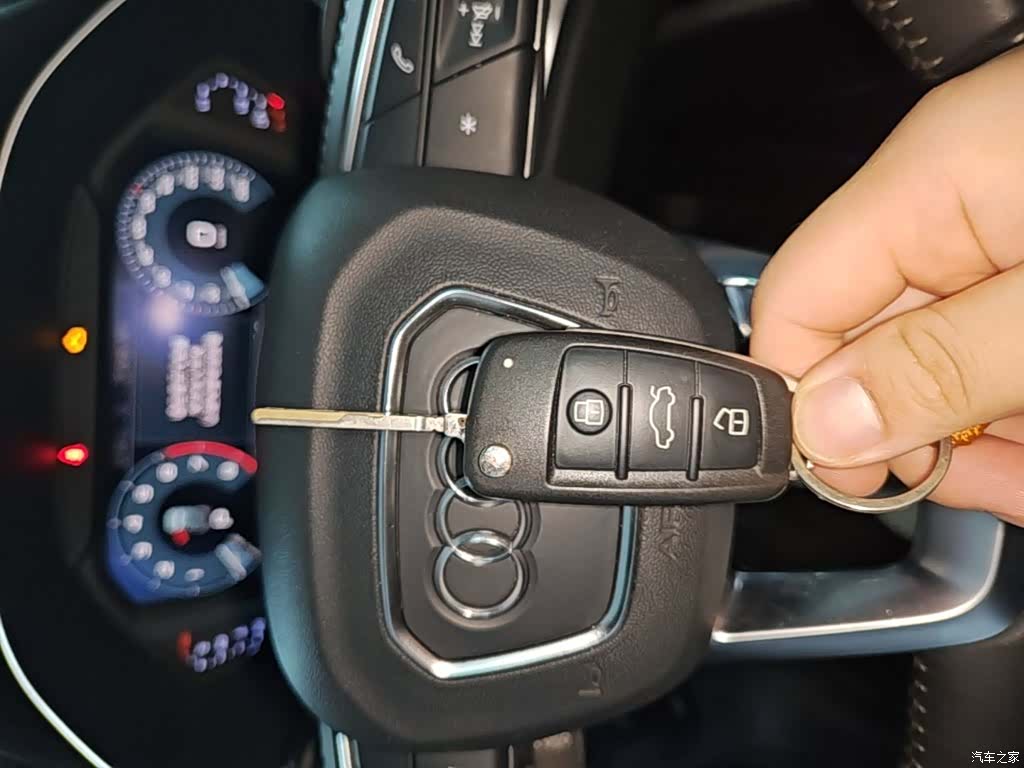 Audi Q3, 2019 9