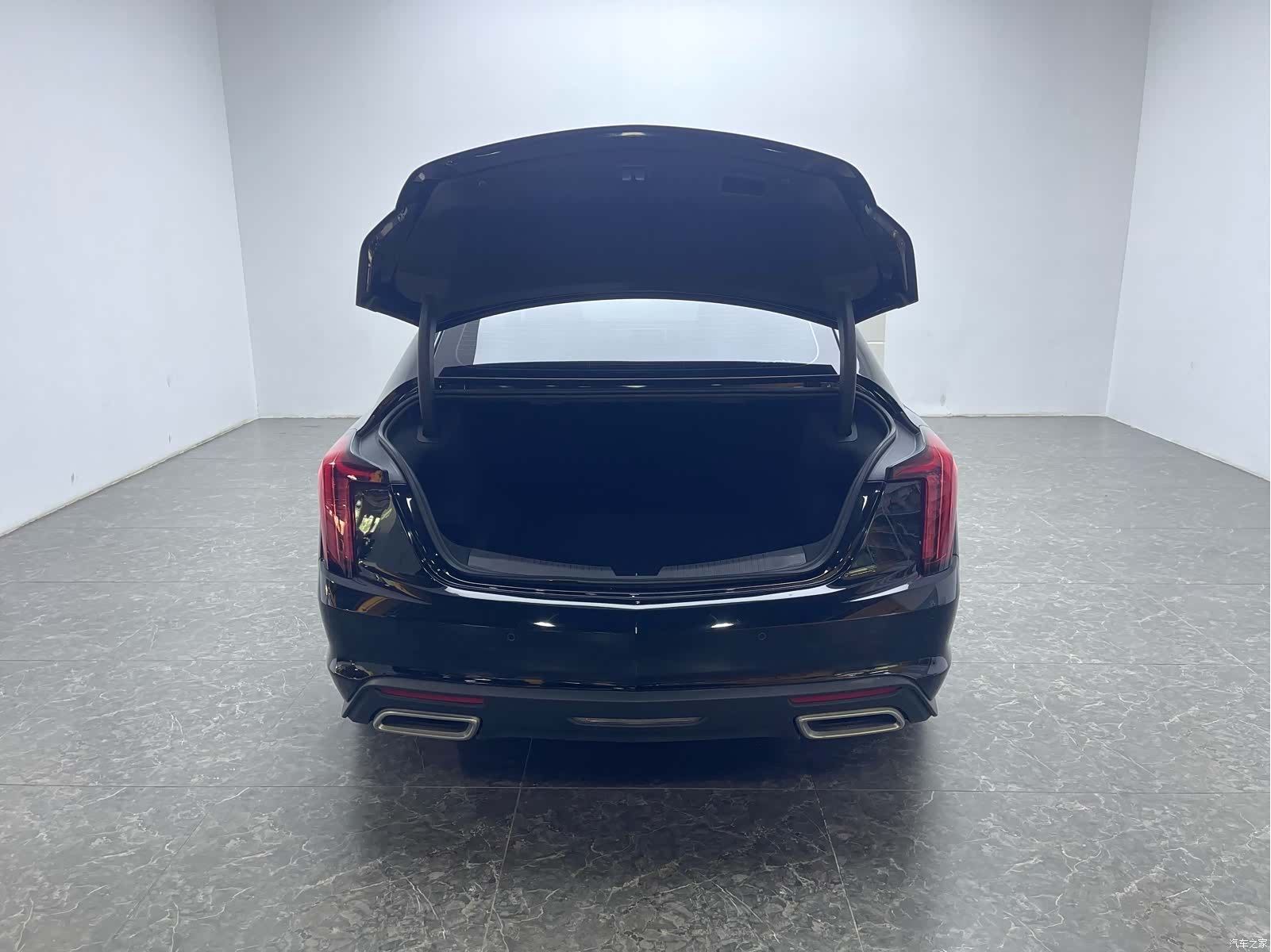 Cadillac CT5, 2023 все фото