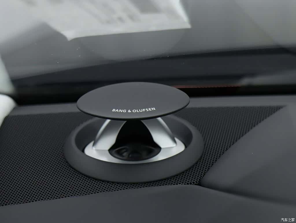 Audi A8L, 2026 7