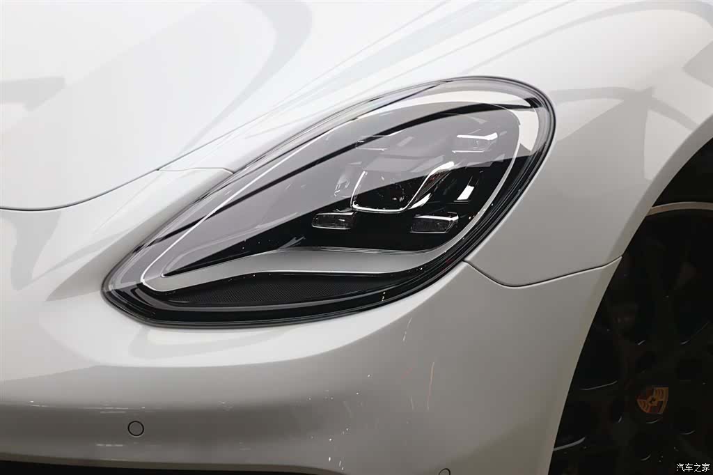 Porsche Panamera, 2023 28