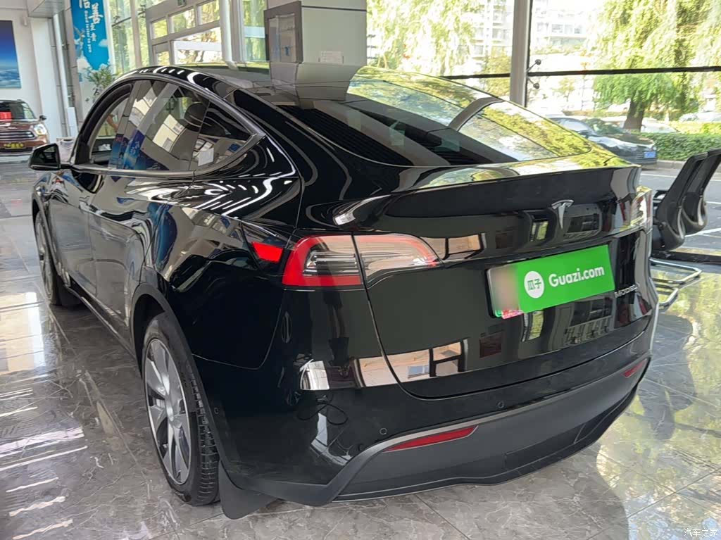 Tesla Model Y, 2023 9