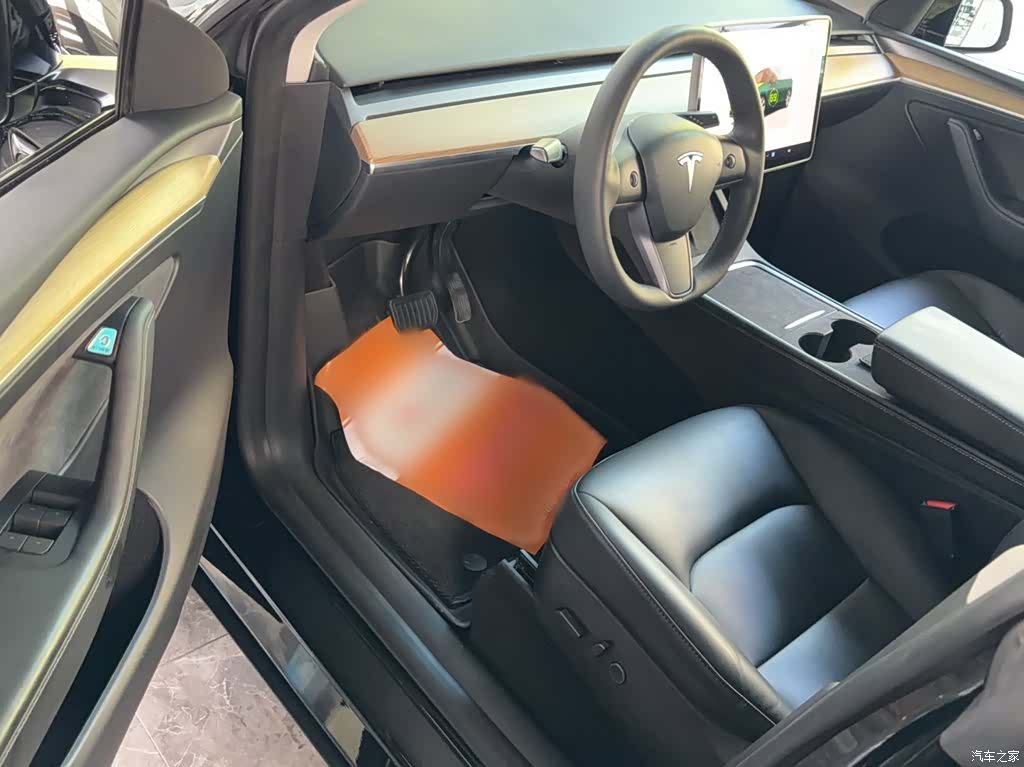 Tesla Model Y, 2023 10
