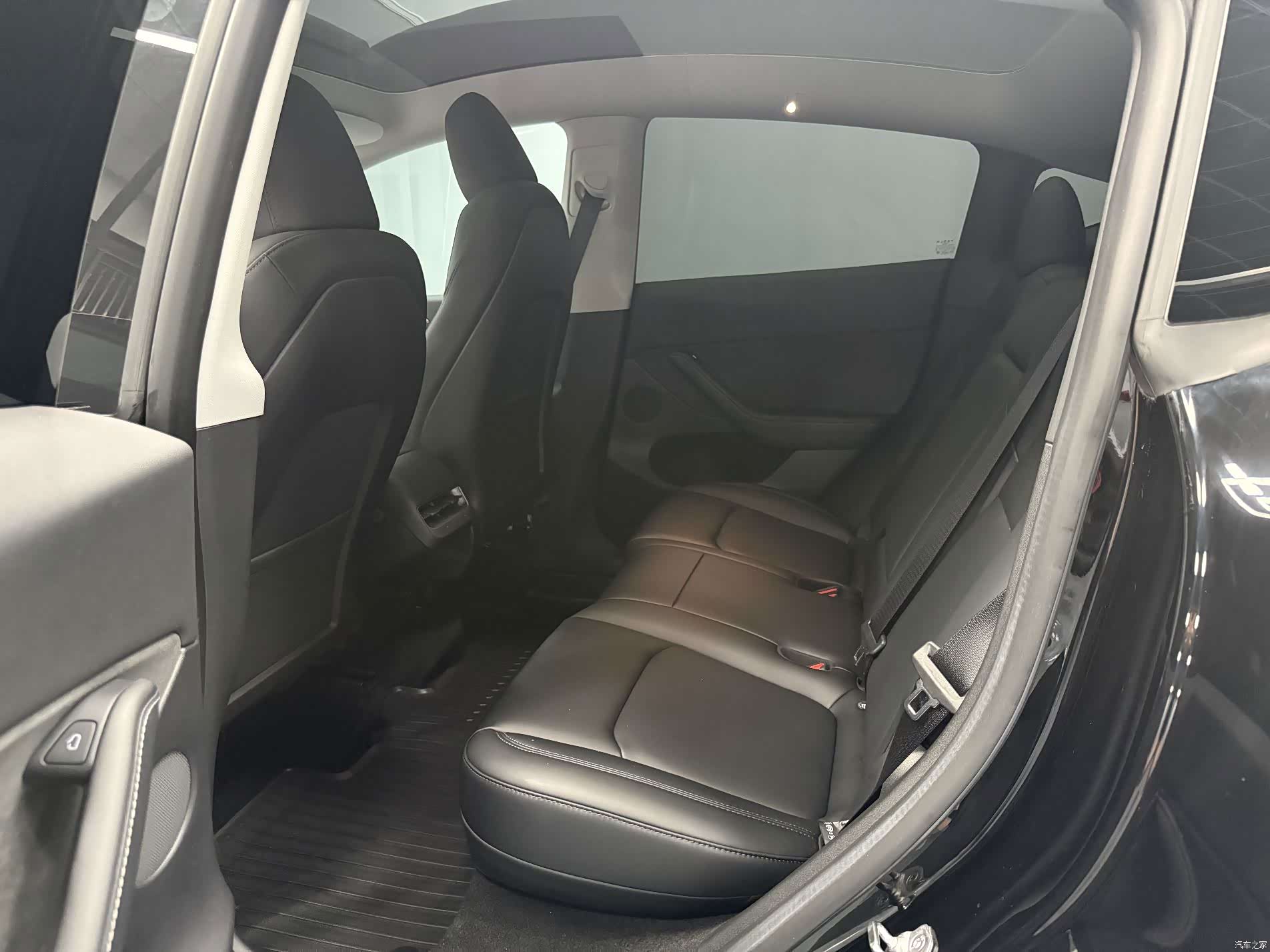 Tesla Model Y, 2023 6