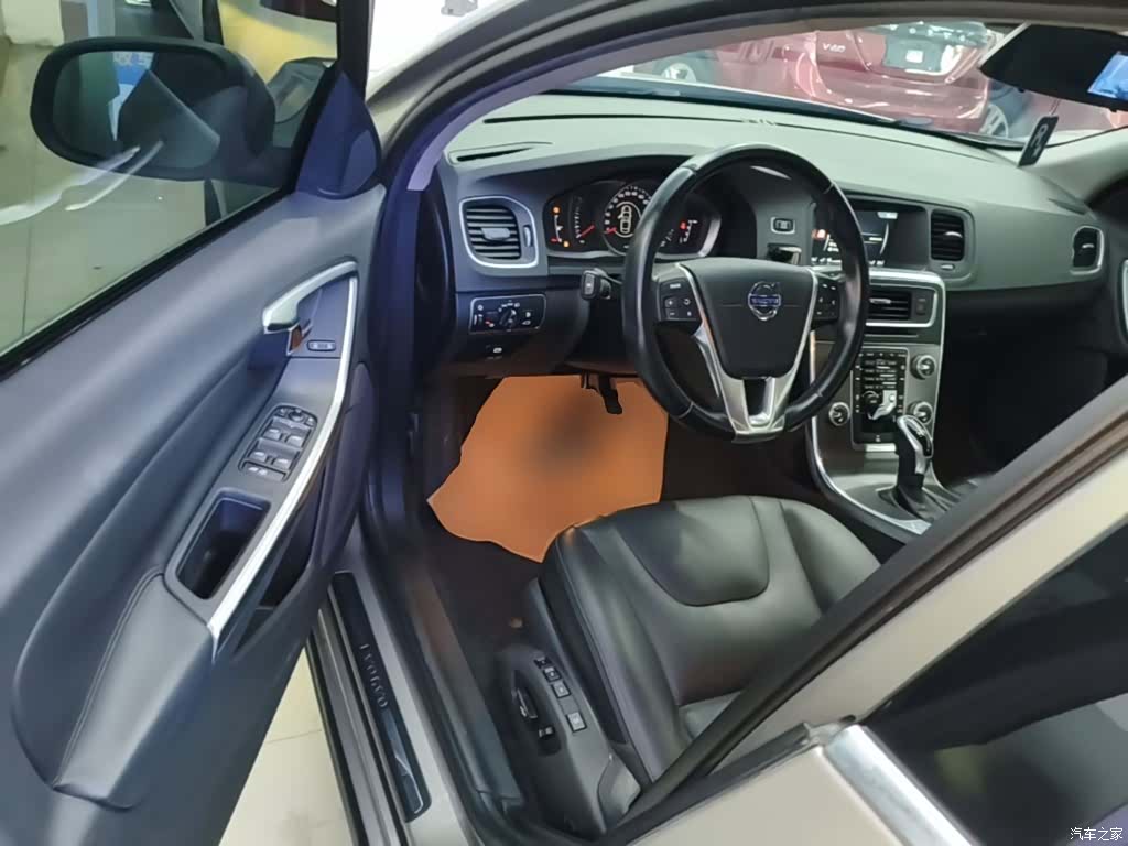Volvo V60, 2015 16
