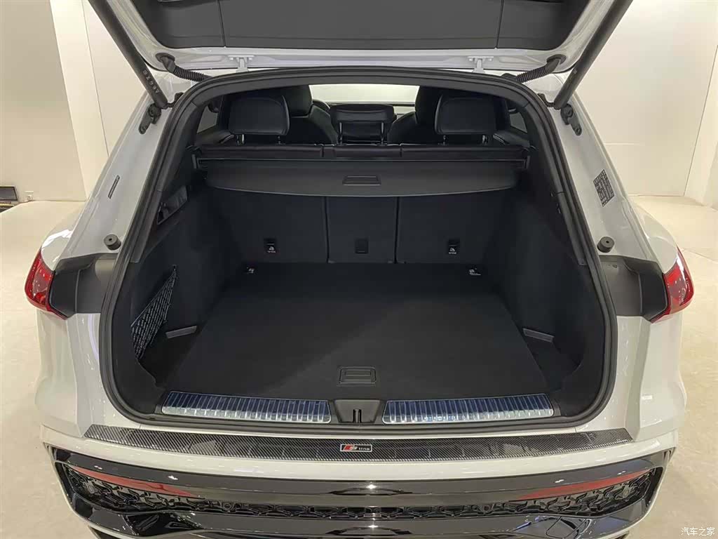 Audi Q5L, 2026 6