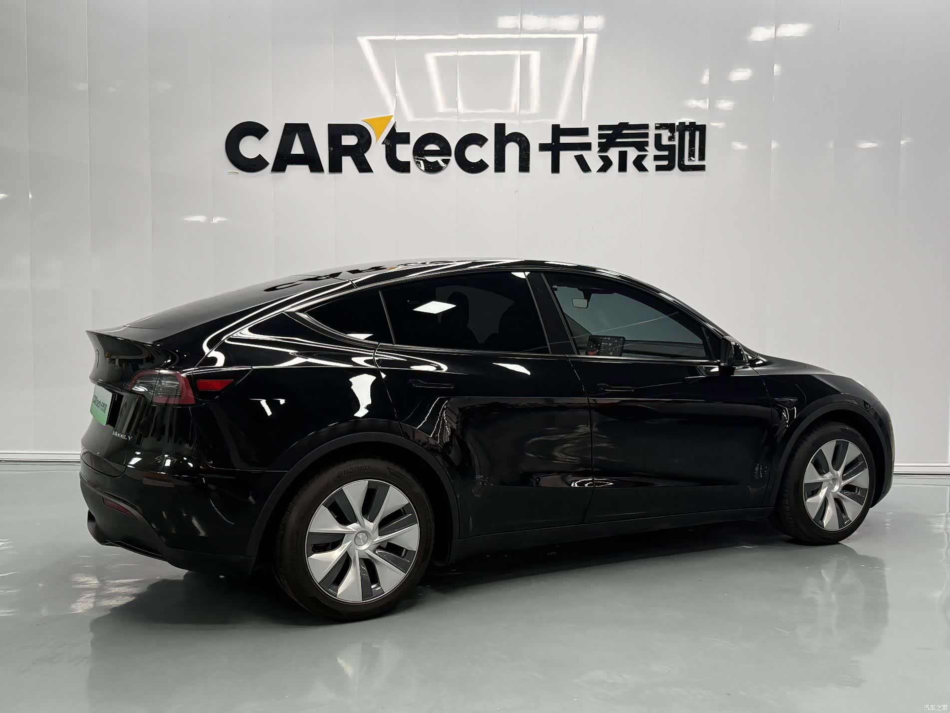 Tesla Model Y, 2023 16