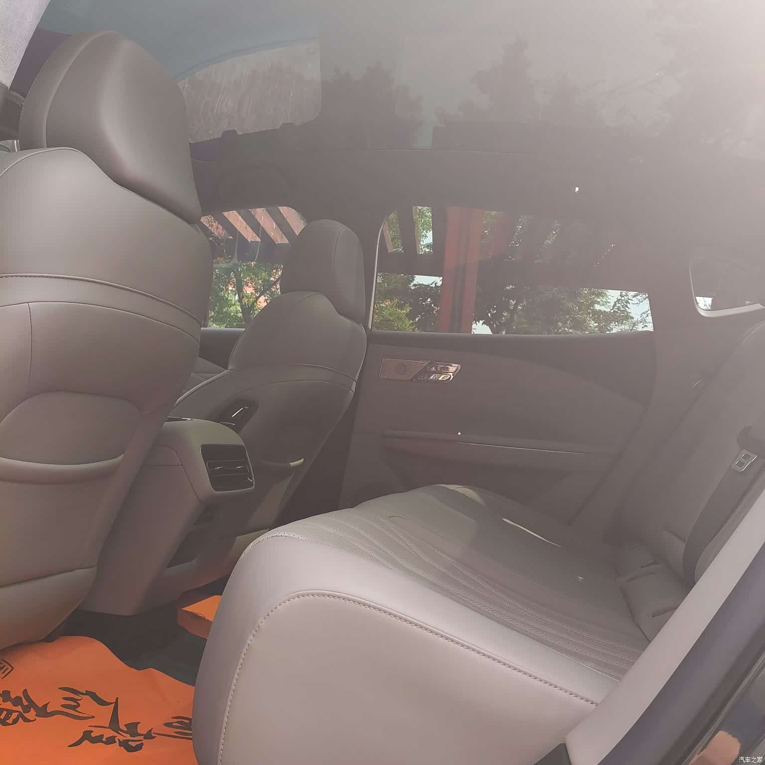 Geely 8, 2025 13