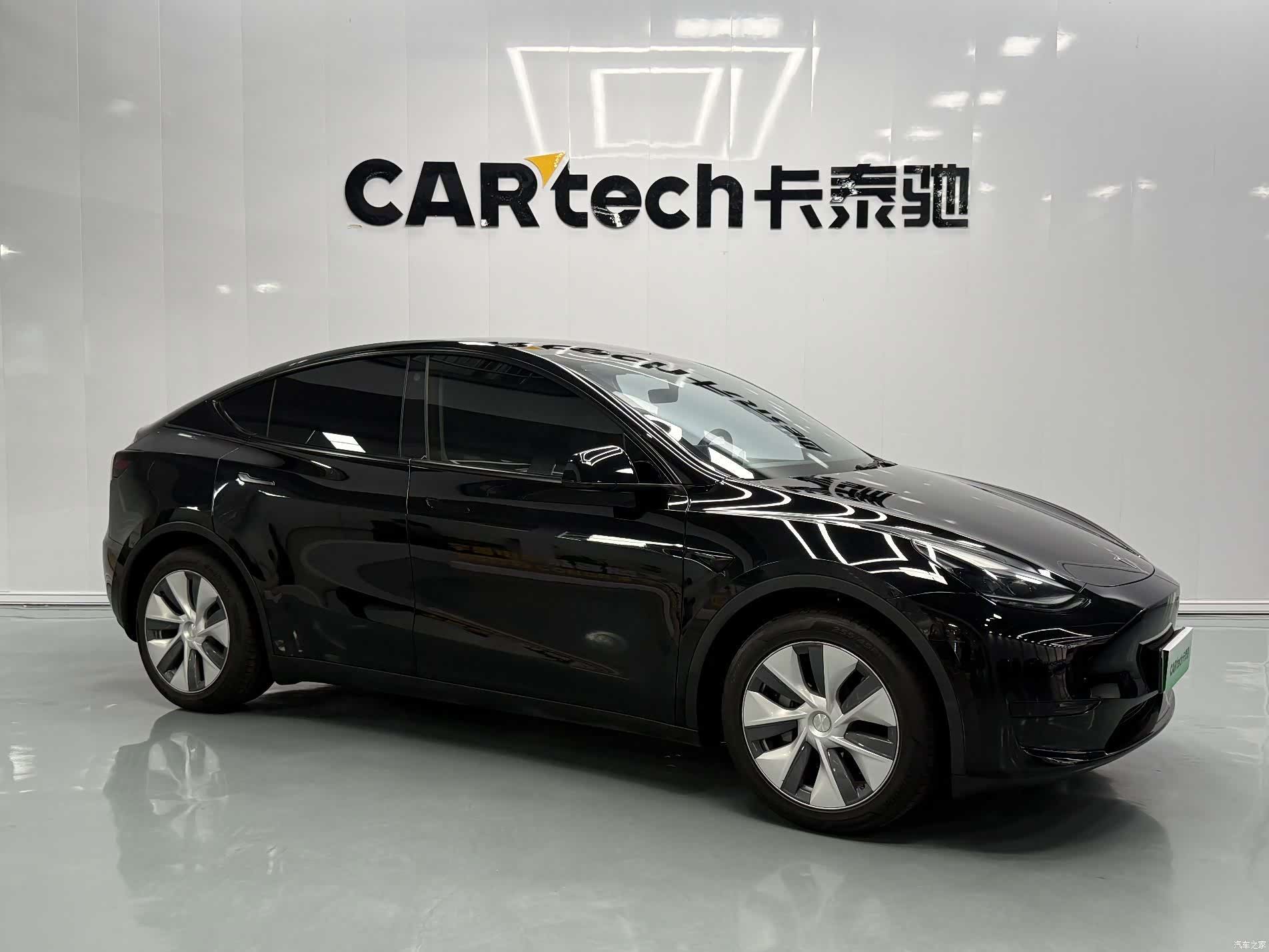Tesla Model Y, 2023 3