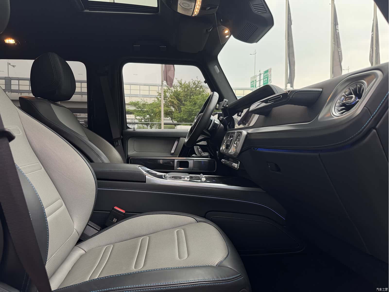 Mercedes-Benz G-Class, 2024 21
