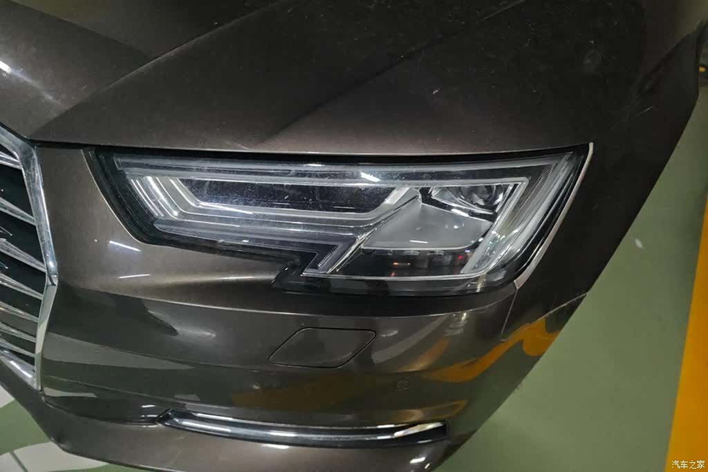 Audi A4L, 2018 все фото