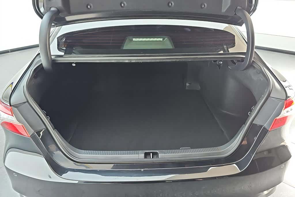 Toyota Camry, 2022 4