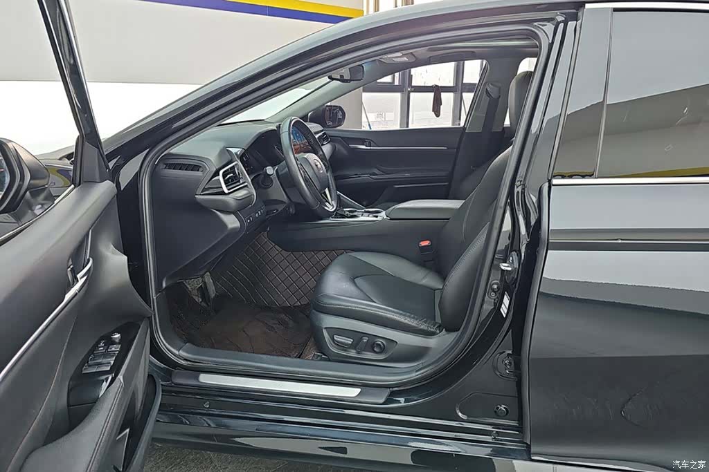 Toyota Camry, 2022 9
