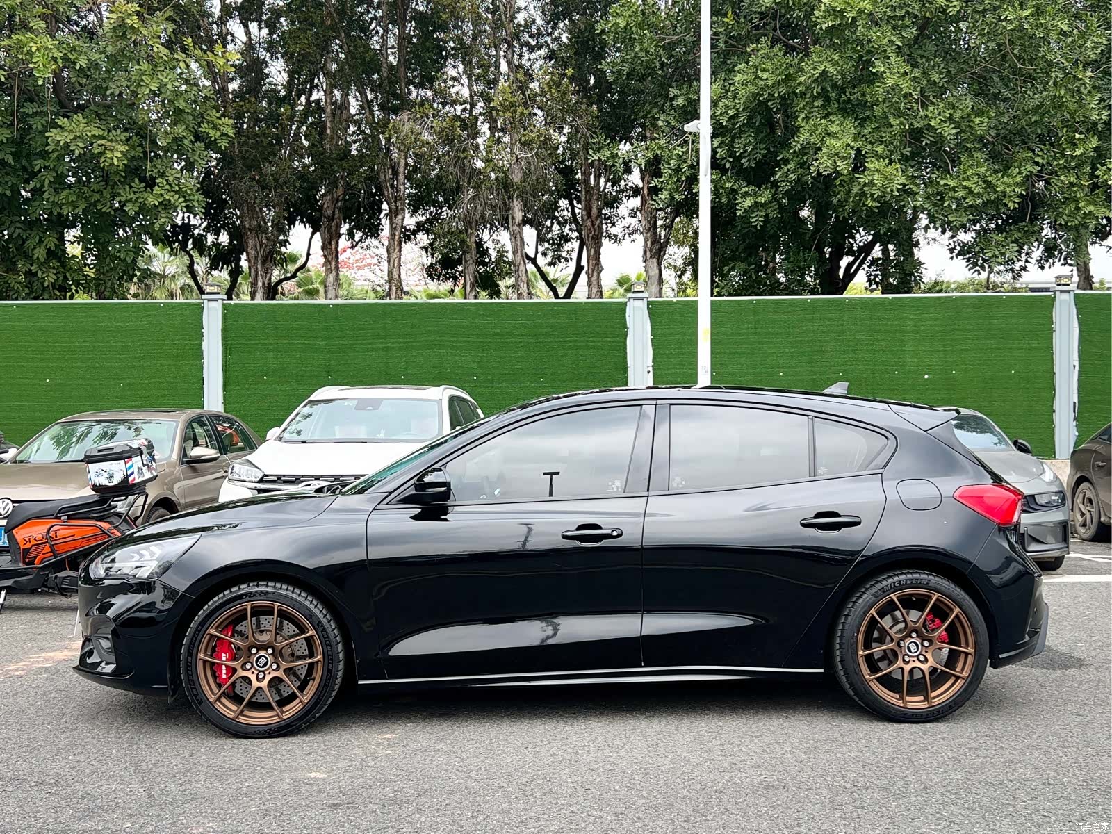 Ford Focus, 2022 13
