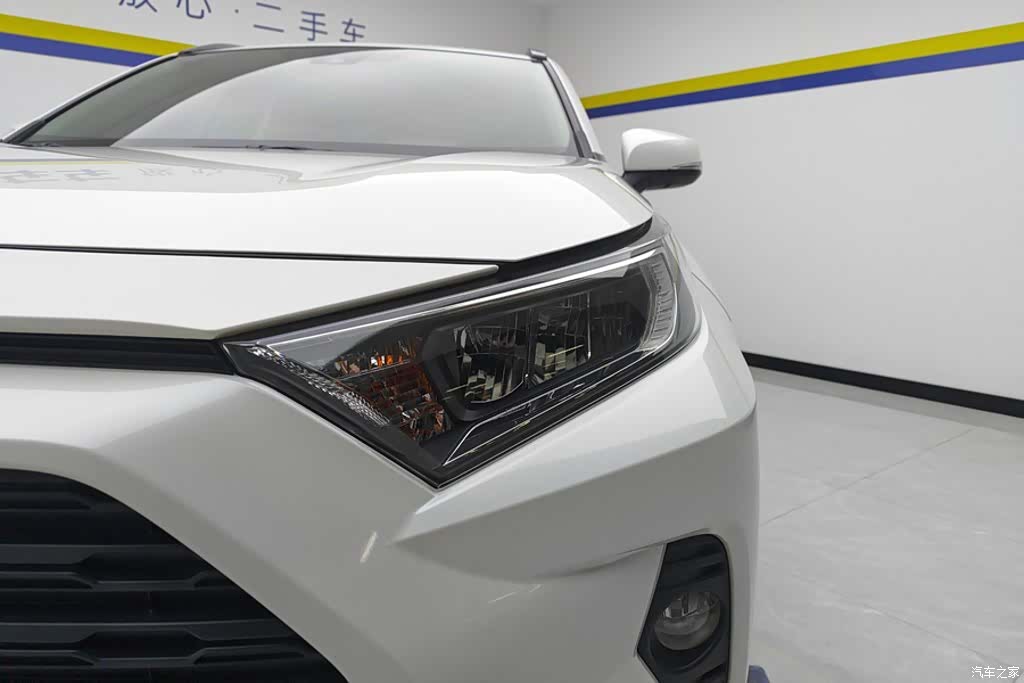 Toyota RAV4, 2020 все фото