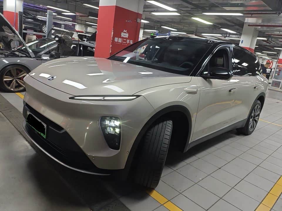 NIO ES8