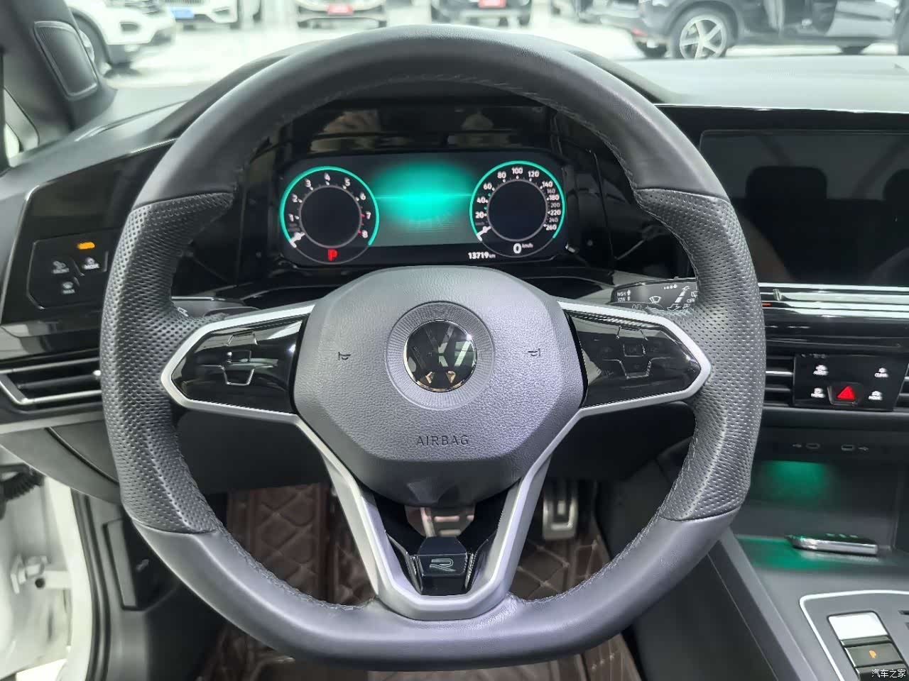 Volkswagen Golf, 2023 6