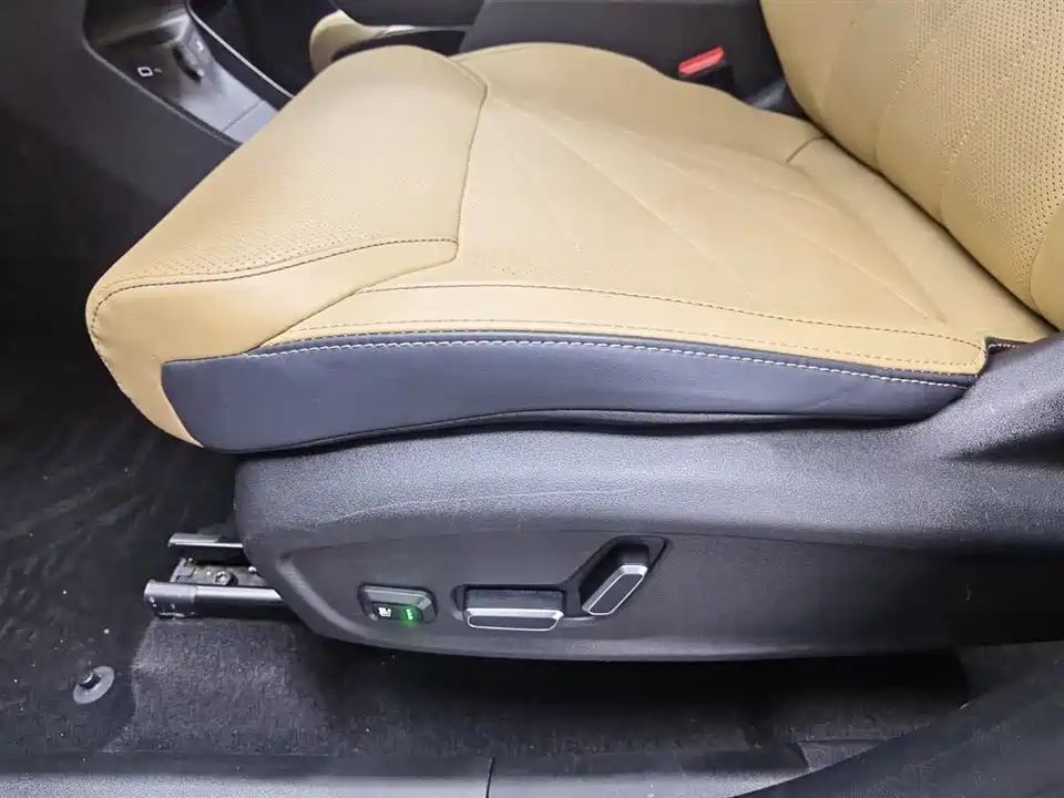 Geely Atlas L