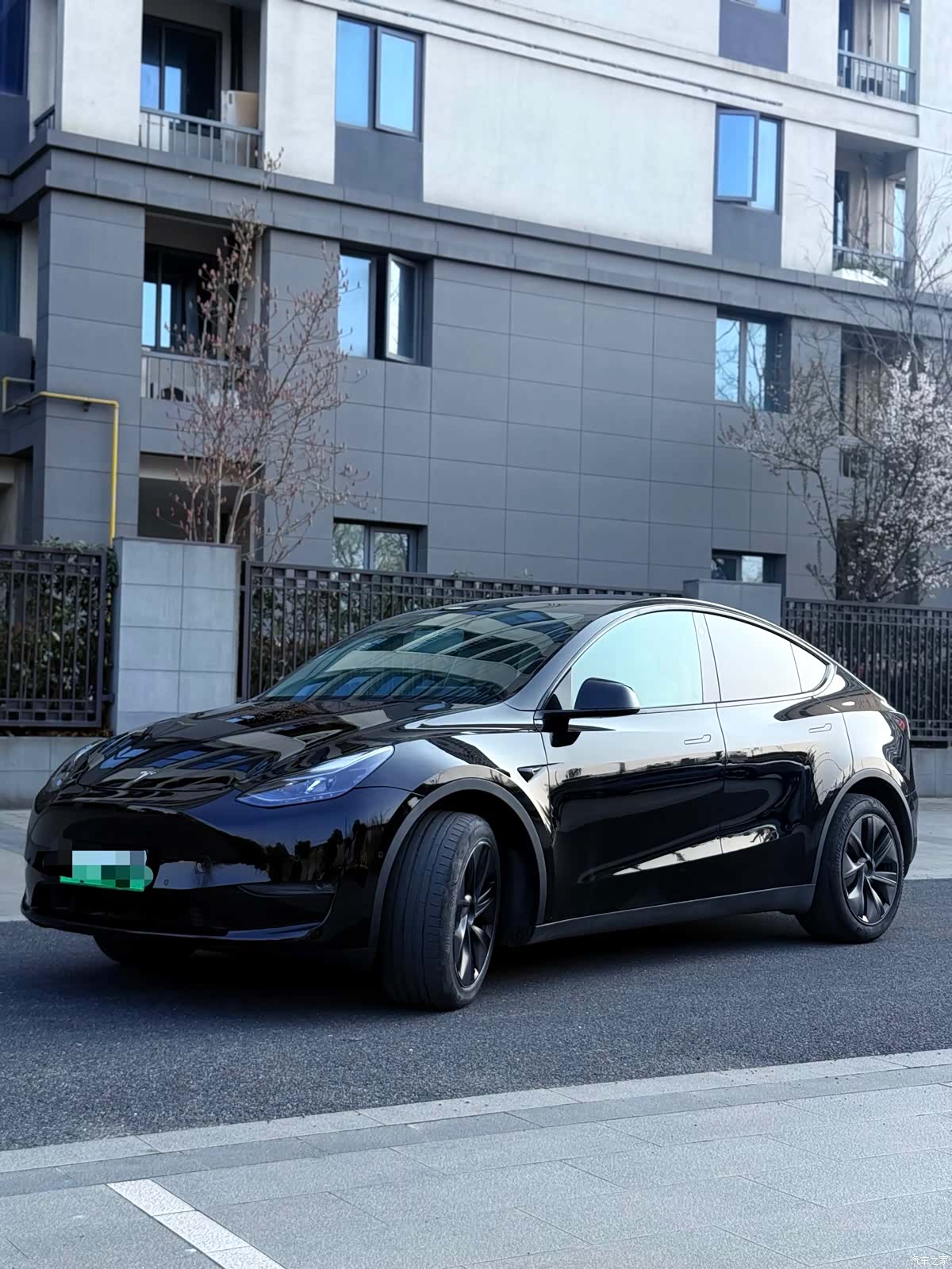 Tesla Model Y, 2023 1