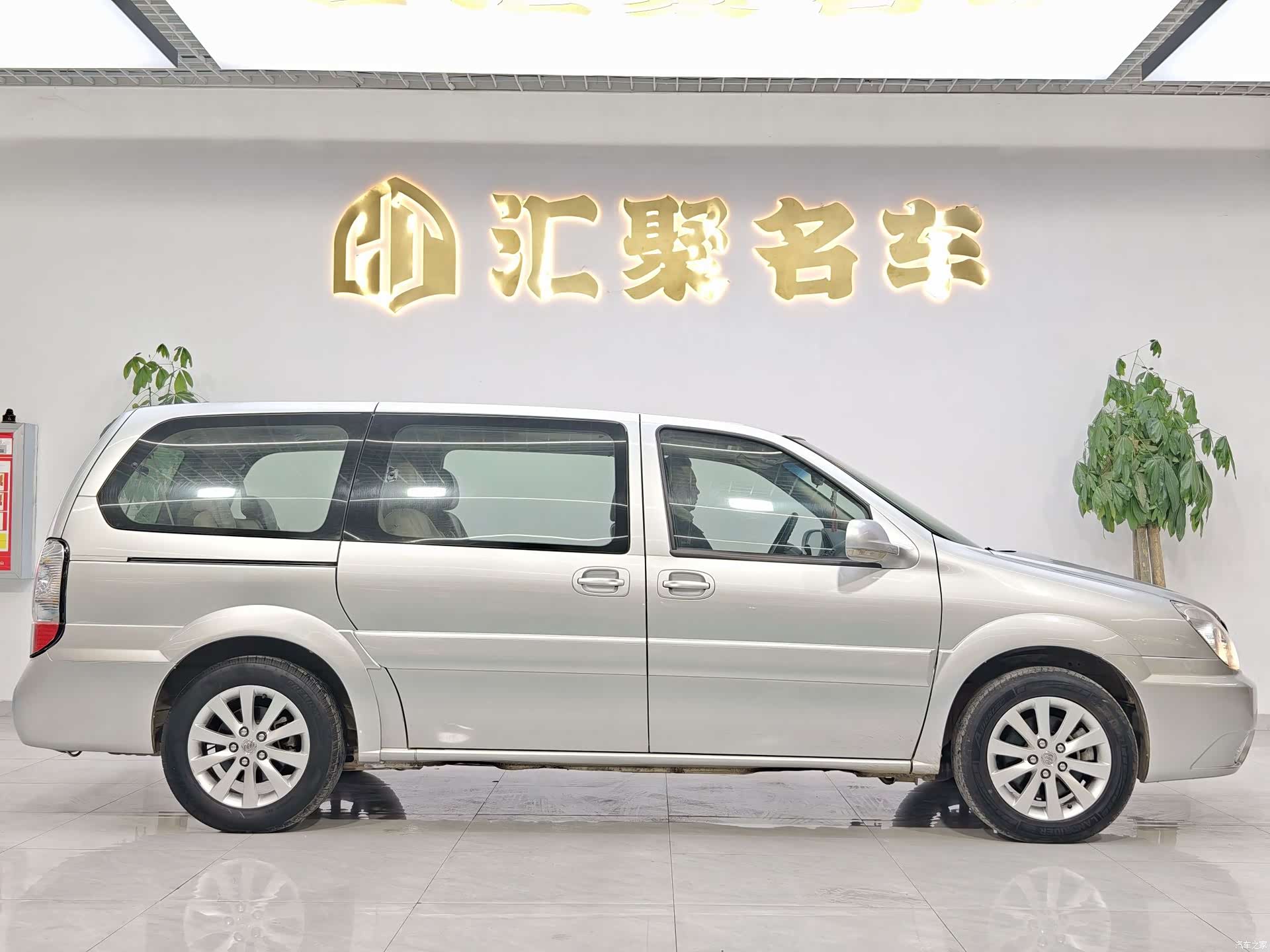 Buick GL8, 2014 6