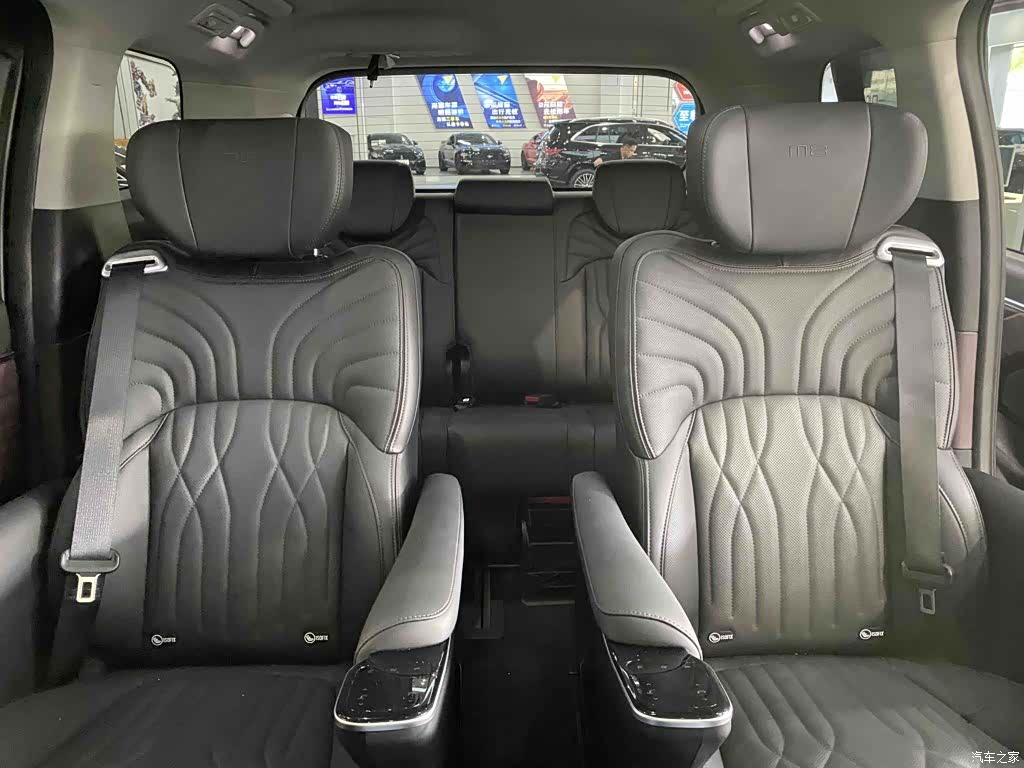 Trumpchi M8, 2025 33