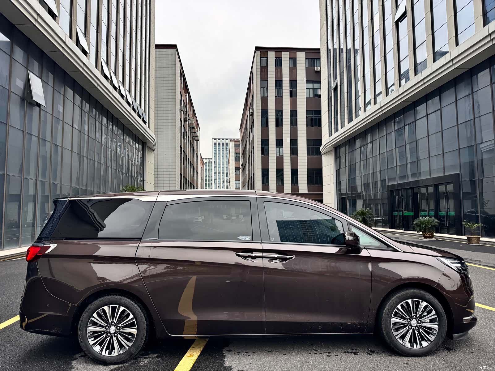 Buick GL8, 2021 все фото