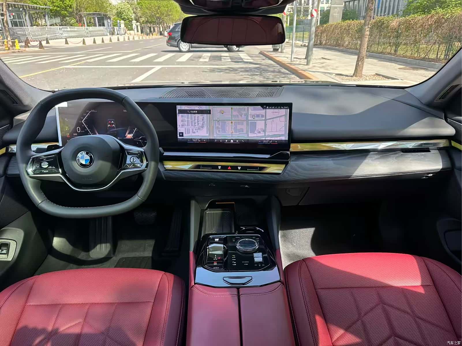 BMW 5 Series, 2025 10