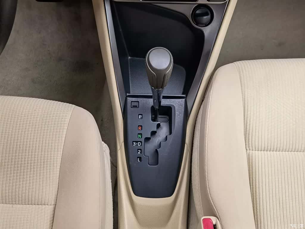 Toyota YARiS L, 2015 13