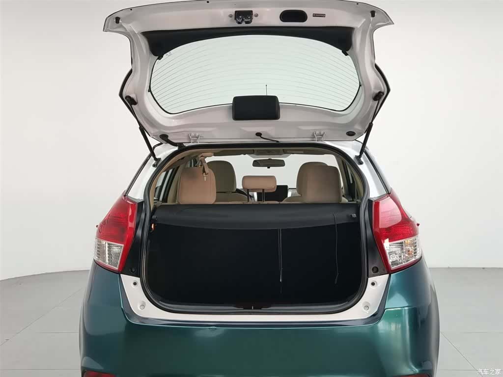 Toyota YARiS L, 2015 16
