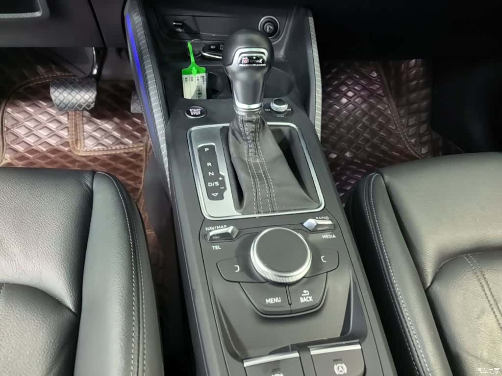 Audi Q2L, 2022 14
