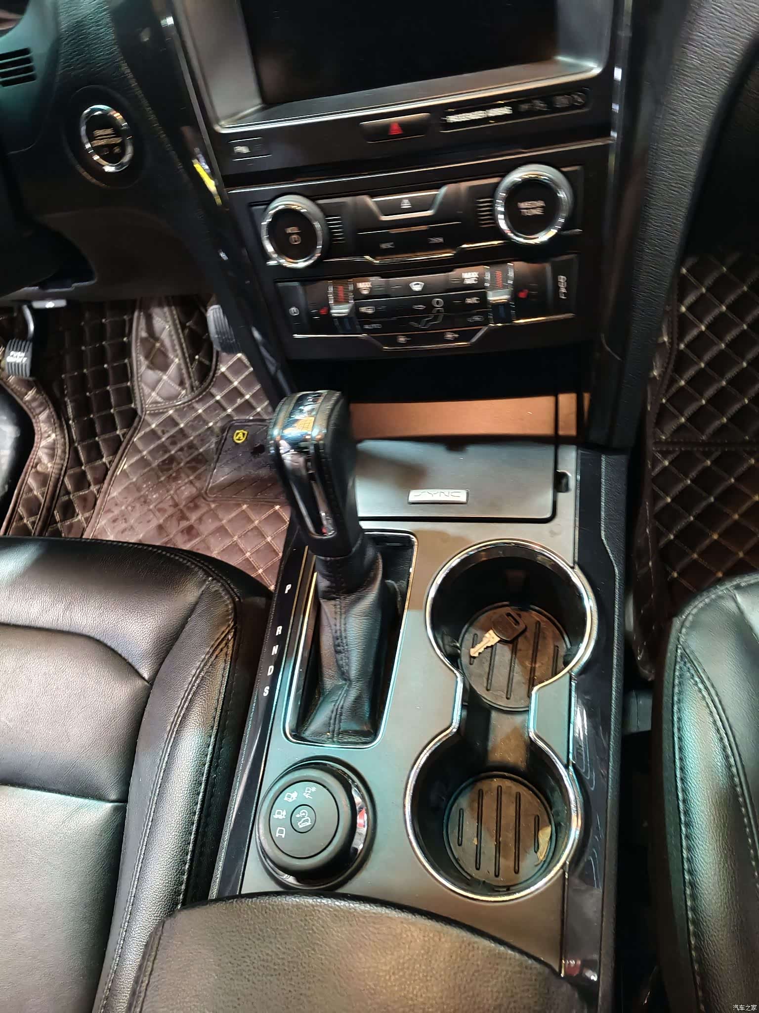 Ford Explorer, 2016 15