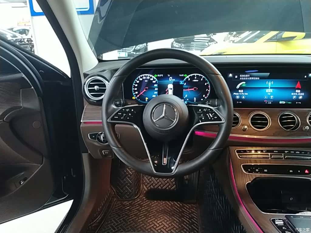 Mercedes-Benz E-Class, 2022 11