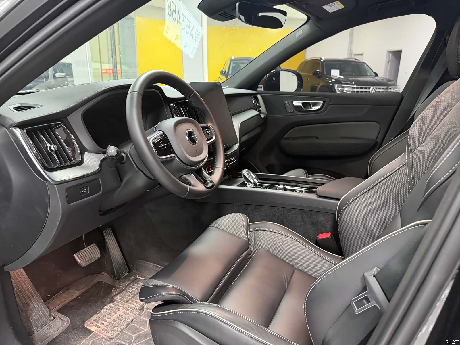 Volvo XC60, 2025 4