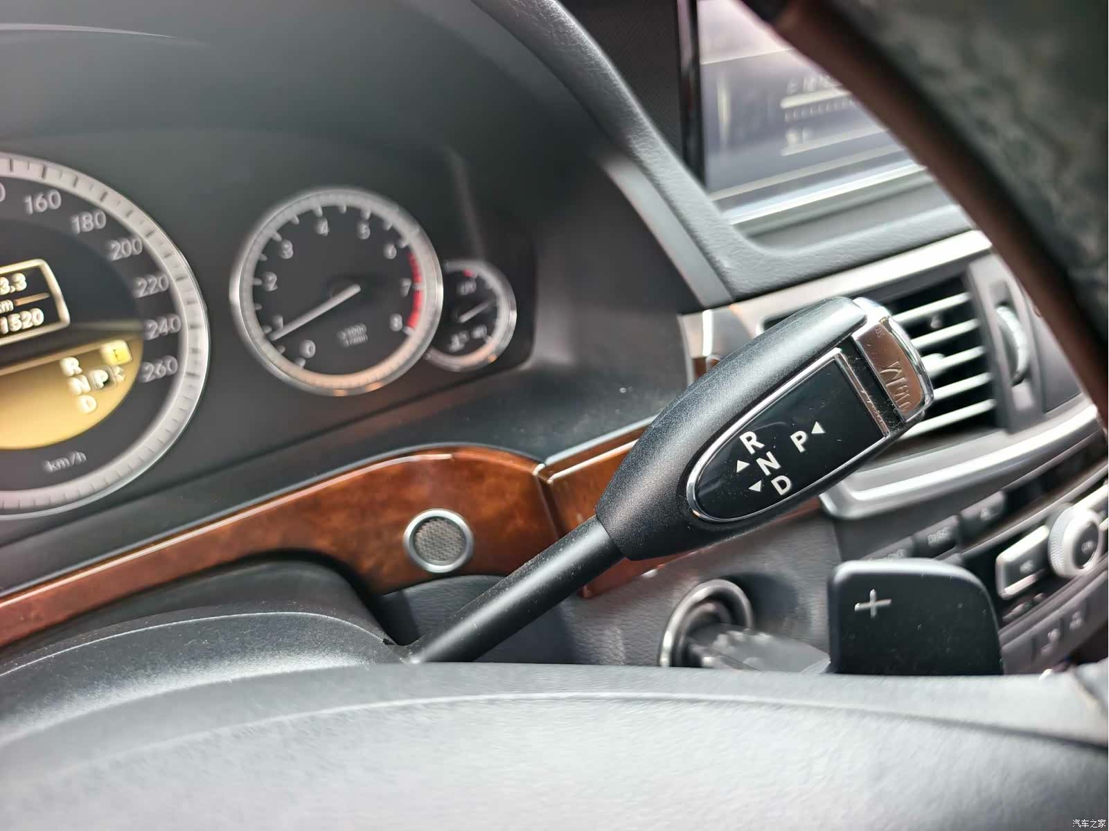 Mercedes-Benz E-Class, 2012 8
