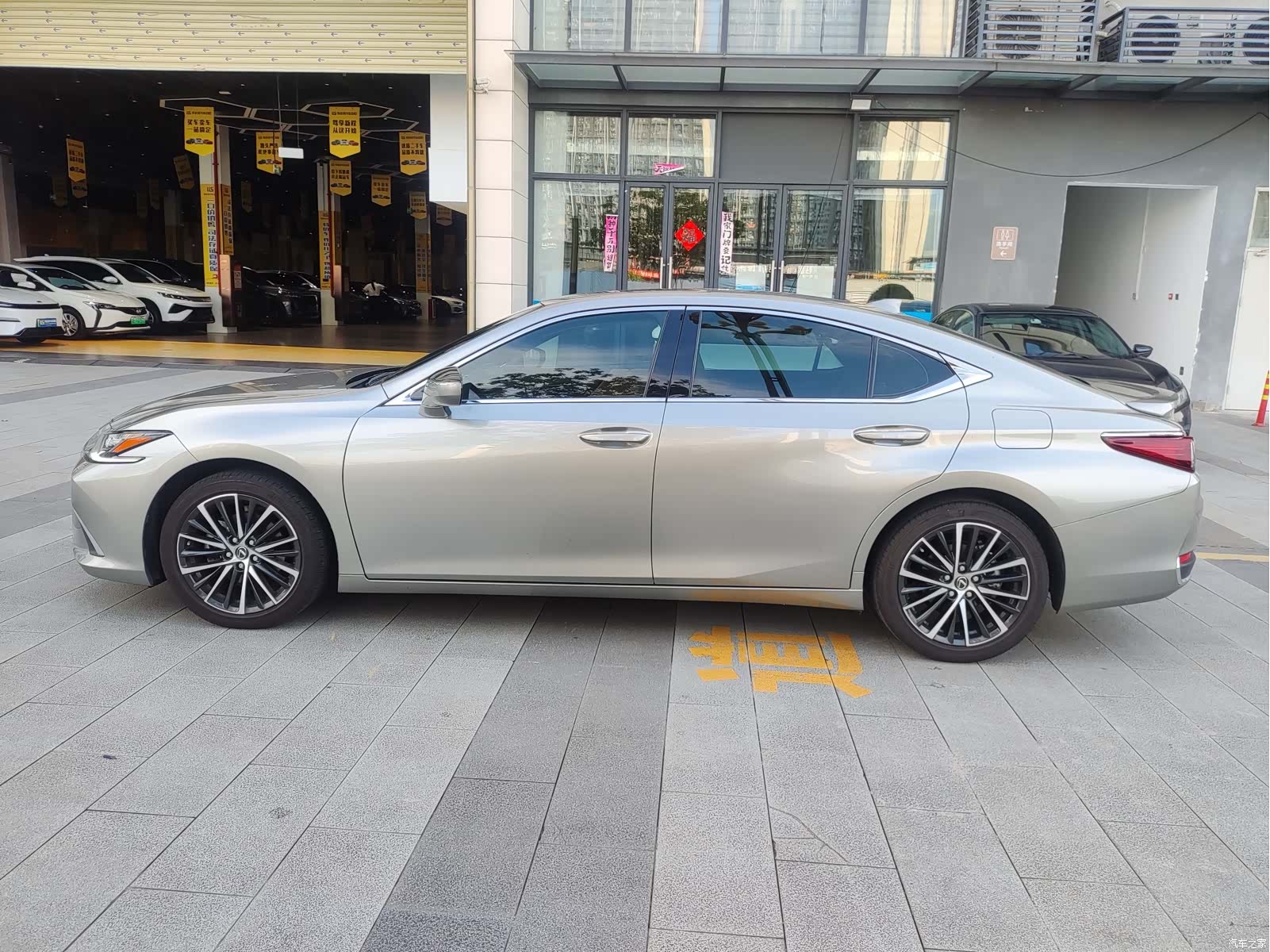 Lexus ES, 2024 3