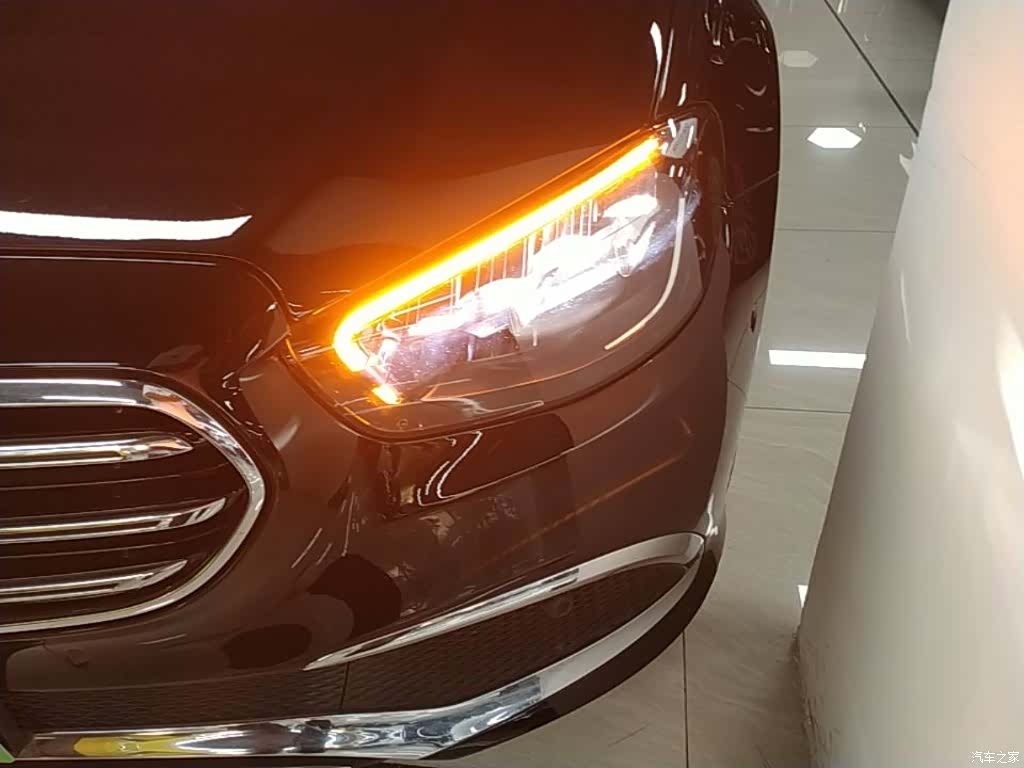Mercedes-Benz E-Class, 2022 24