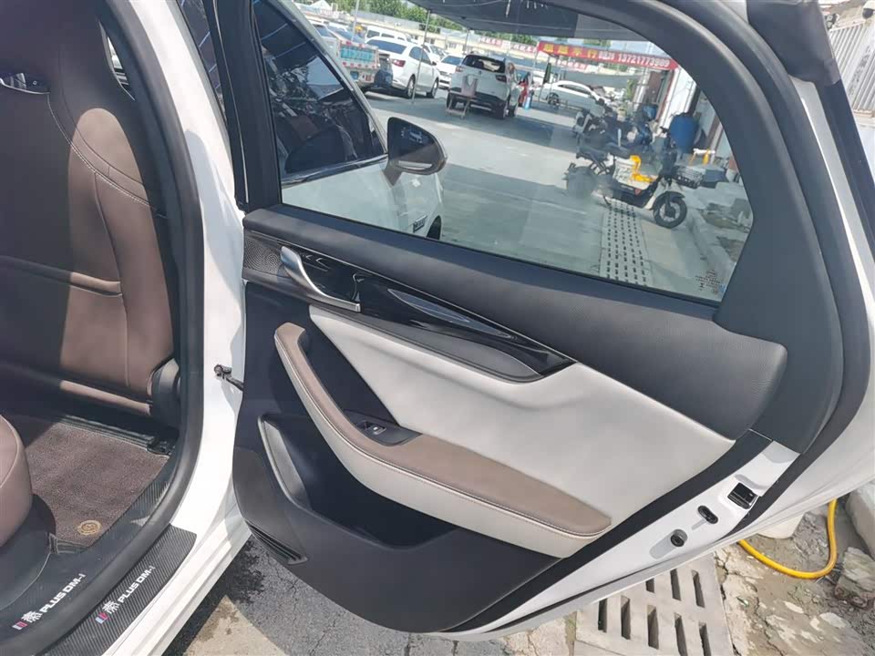BYD Qin Yuan BYD Qin Yuan