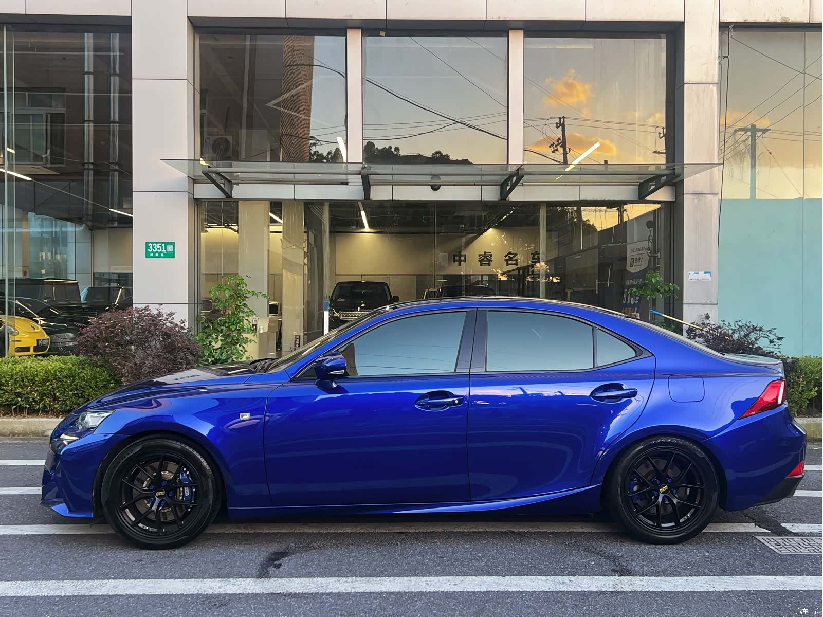Lexus IS, 2016 3